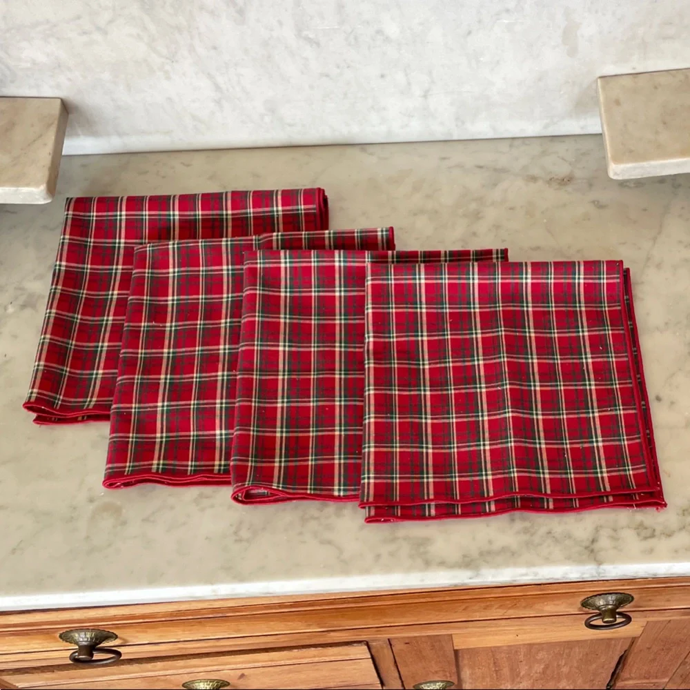 LONGABERGER Red and Green Plaid Tidings Table Linen Set Placemats Napkins 4 Each